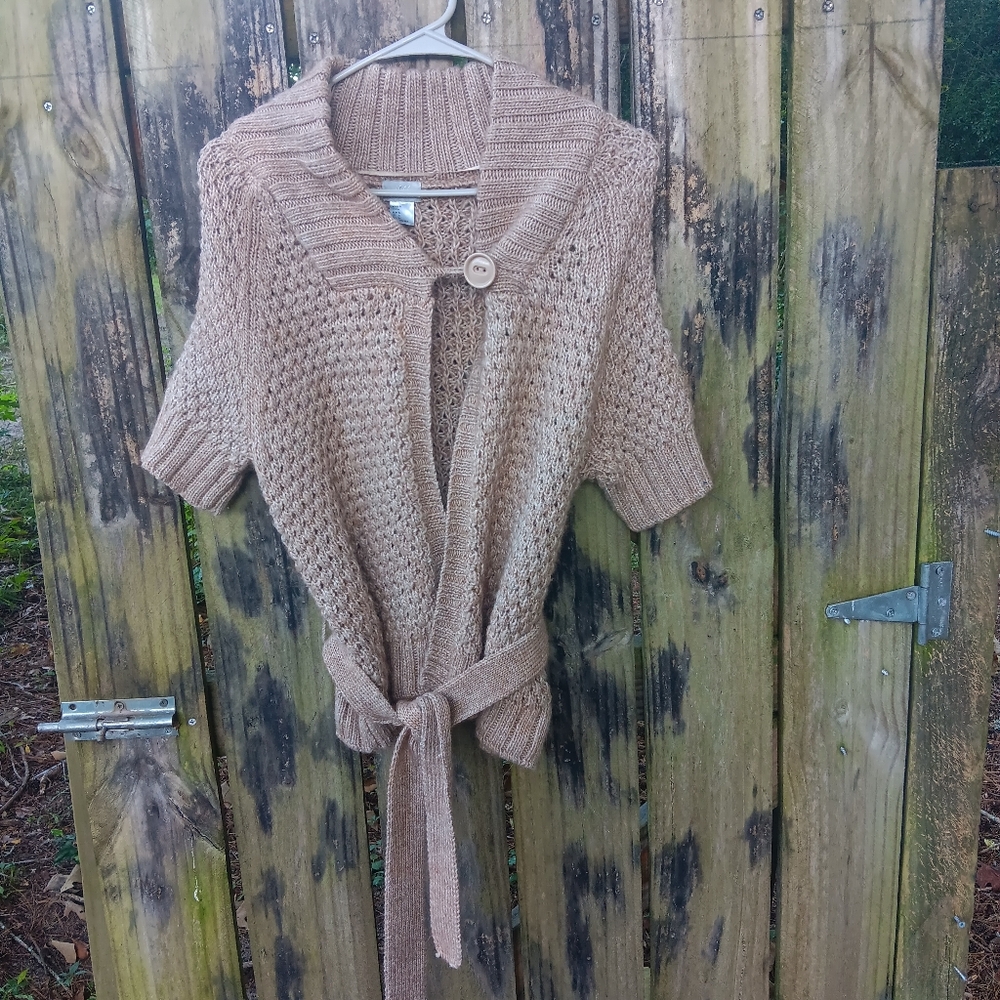 H&M Short Sleeve Acylic Wool Alpaca  Sweater with Belt M